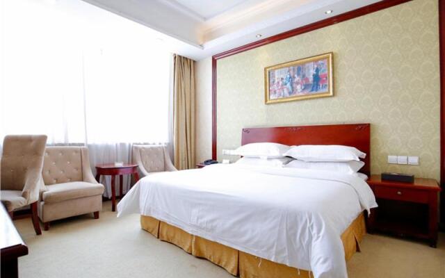 Vienna Hotel Suzhou Luokou Furniture Store