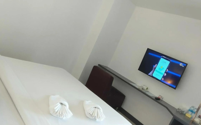 Flipper House Hotel