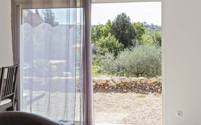 Detached house with private pool, 4 km from the medieval town of Brignoles