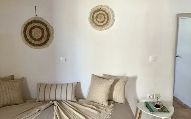 Nesa Paros