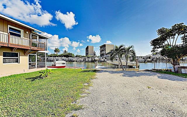 Canal Side W Private Dock, Boats And Bikes 2 Bedroom Duplex