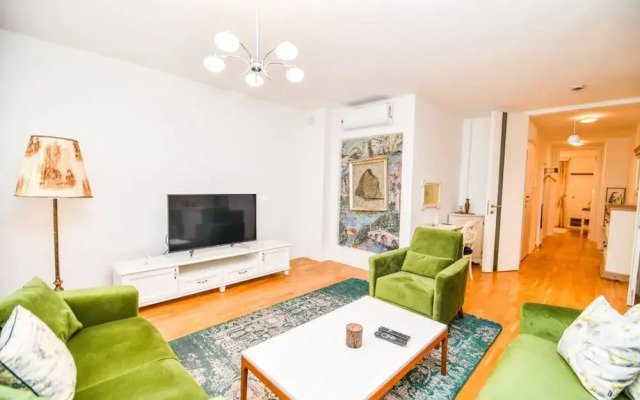 Modern 2bdr Apartment-best View- Free Parking