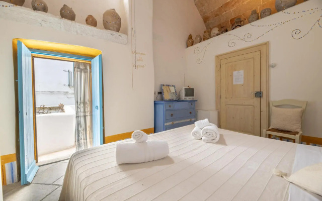 Camera Luce In Racale