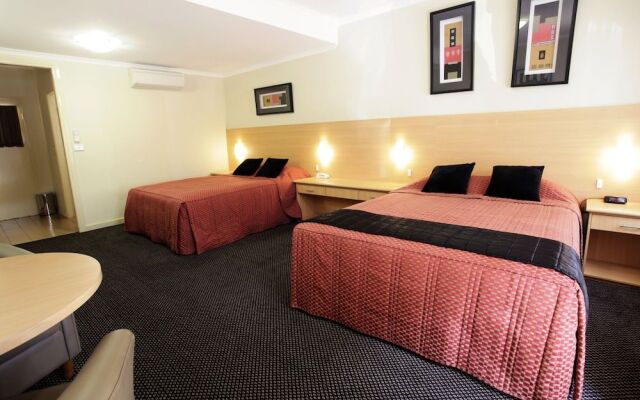 Cattleman's Country Motor Inn & Serviced Apartments