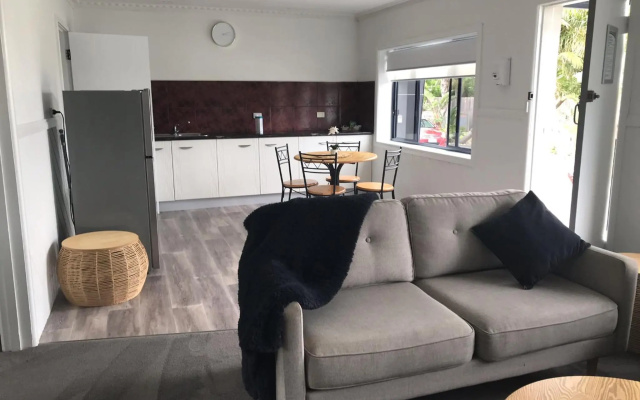 Georges Bay Apartments – Guest Rooms – St Helens