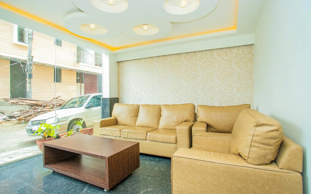 OYO 10527 Varcity Golf View