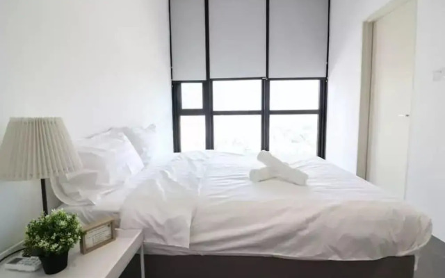 Cozy 2BR With Mezzanine in Bangsar - 7 Guests!