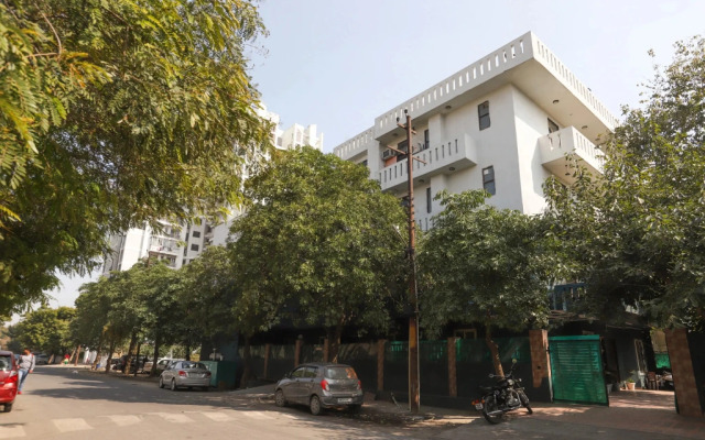 Golden Villa by OYO Rooms