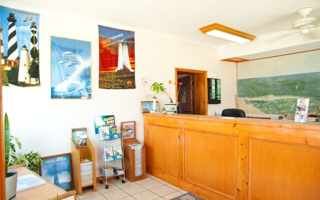 Dolphin Oceanfront Motel