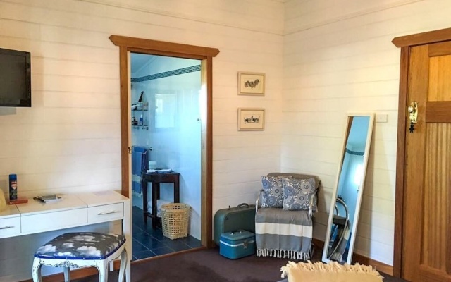 Billabong Cottage – Guest Rooms – Boolambayte