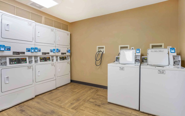 Отель Extended Stay America Suites Meadowlands East Rutherford