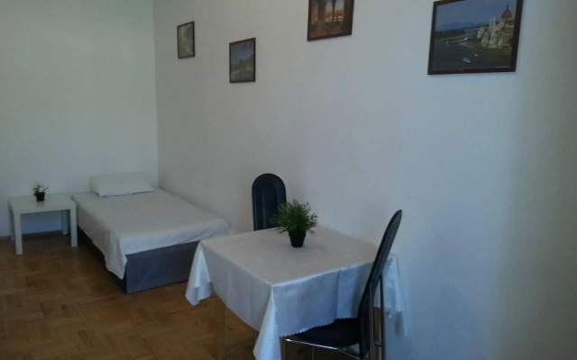 Caterina Hostel and Guesthouse