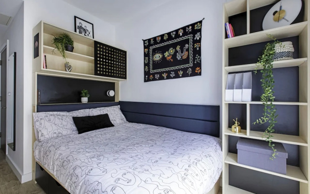 Destiny Student - Dominick Place