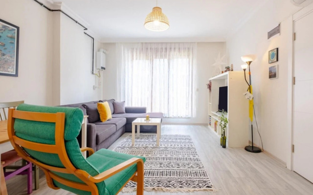 Pleasant Flat Close to Metro Station in Maltepe