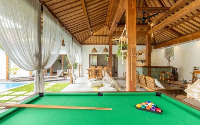 Elvano villa in heart of seminyak and near beach