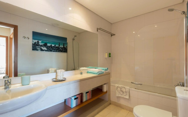 Music Relaxing Apt with bikes, terrace & parking