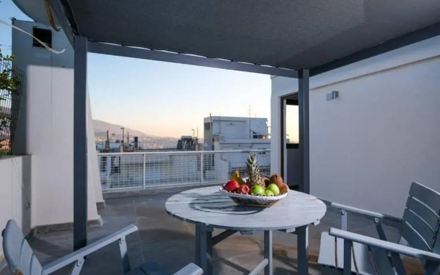 Urban Luxury Homm Apt. In Deinokratous Str.