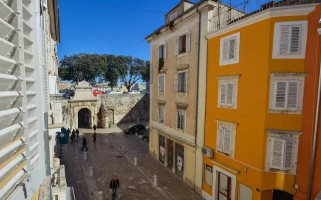 Apartments Tiramola Old Town
