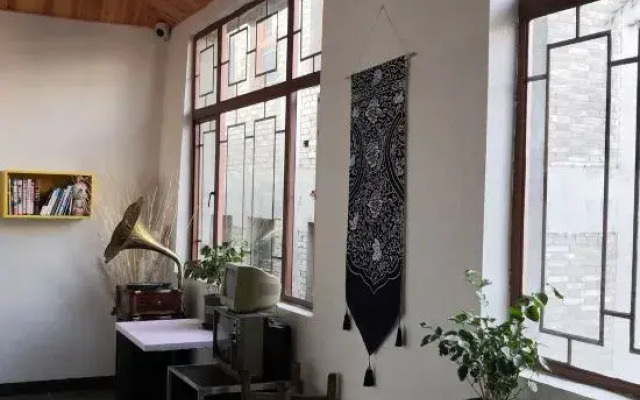 Xingyi Huayu Su Inn