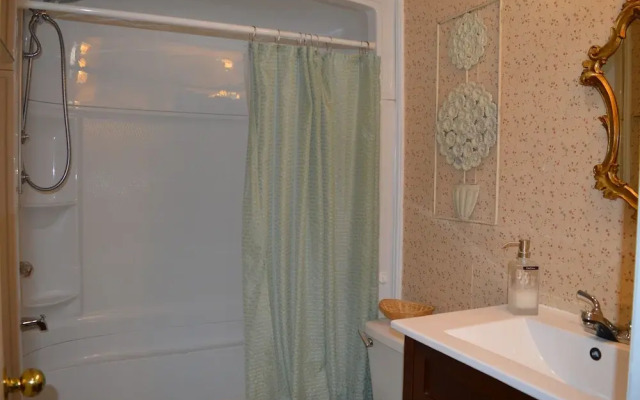 Ascendence Halifax Bed & Breakfast