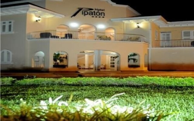 Hotel y Centro de Convenciones Pipaton