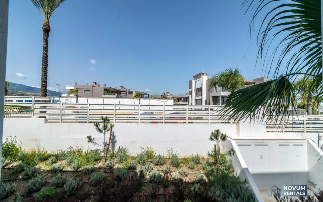 Newly Built 3-BDRM Luxury Apt w/ Stunning Sea Views