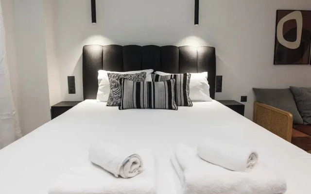 Lovely Brand New Studio byVictoria Metro