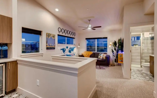 Elegant Townhome Near Old Town, Breweries and River!