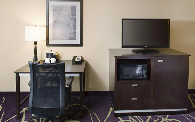 Hampton Inn & Suites Lansing West