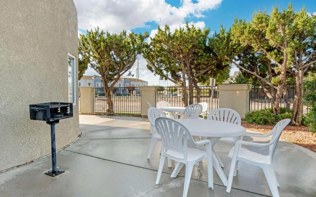 Comfort Inn Lathrop - Stockton Airport