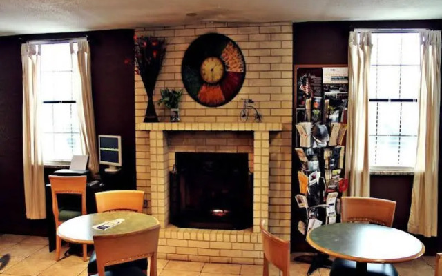 Super 8 by Wyndham Fredericksburg