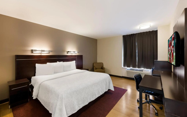 Red Roof Inn PLUS+ Columbus Downtown-Convention Center