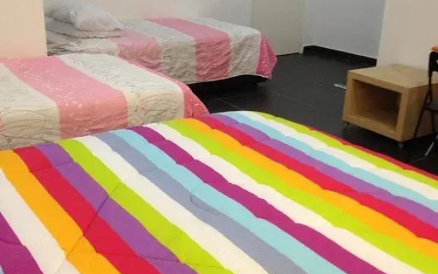 White House Cubical Hotel