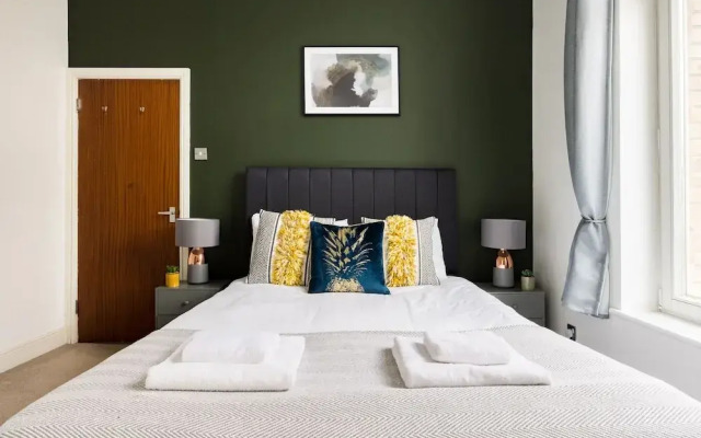 The Liverpool Street Collection