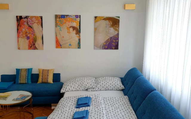 Sunny and spacious apartment near city centre