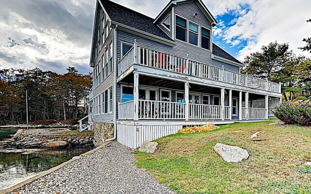 New Listing! Bayfront Getaway W/ Stunning Views 4 Bedroom Home