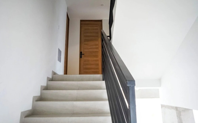 1BR Flat with Smart Access & Parking