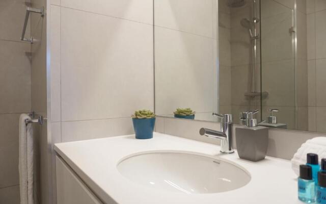 Porto View by Patio 25