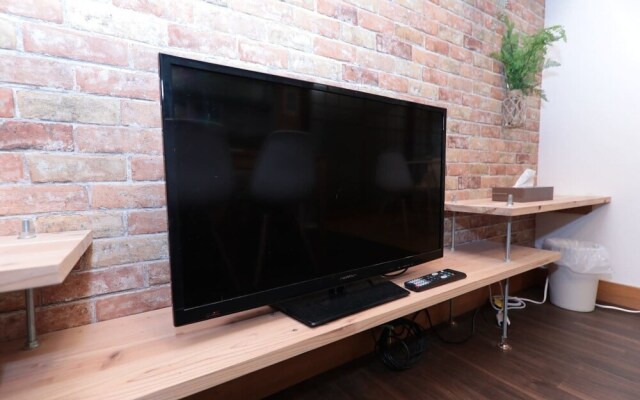 Brick House Near Osaka Castle 217-1