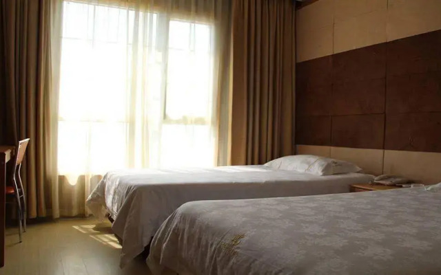 Qingdao Dream Ship Hotel