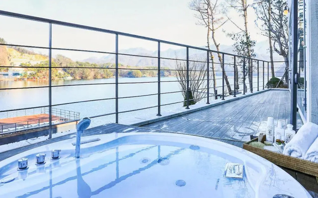 Gapyeong White Cube 24 Spa Pension