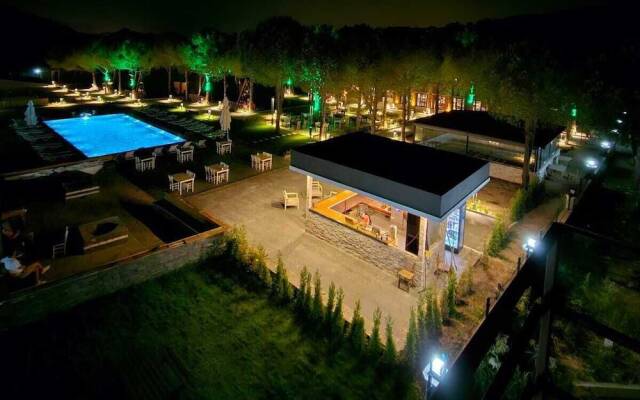 Welllife Hotels & Restaurant