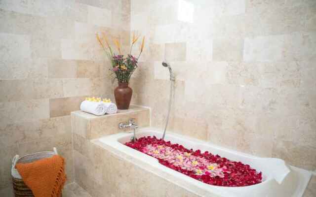 Cliffront Tropical Villa Cantik