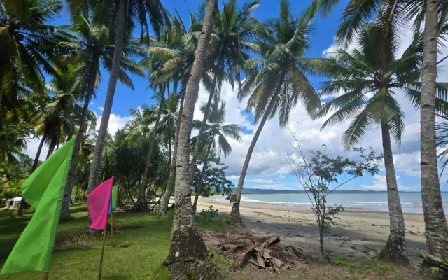 Cruisers Beach Resort