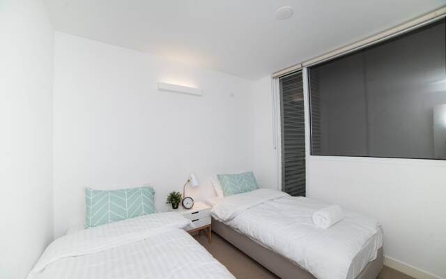 Frangipanistays at 589E