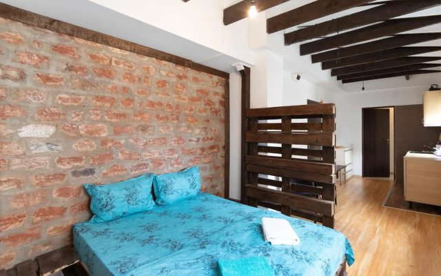 Nicole's Dorobanti Studio