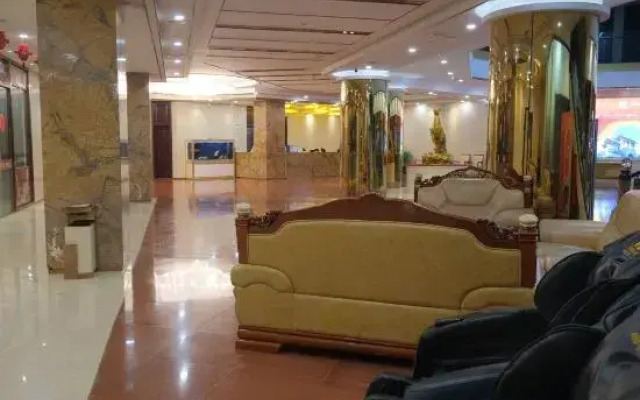 Gold  Deer  Hotel