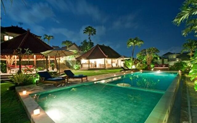 The Junno Villa