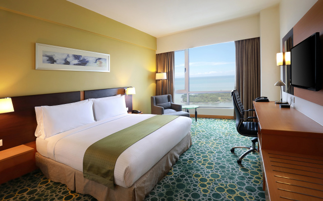 Holiday Inn Melaka by IHG – Guest Rooms – Malacca