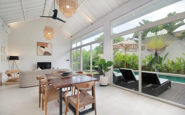 Echo Beach Villa & Apartment